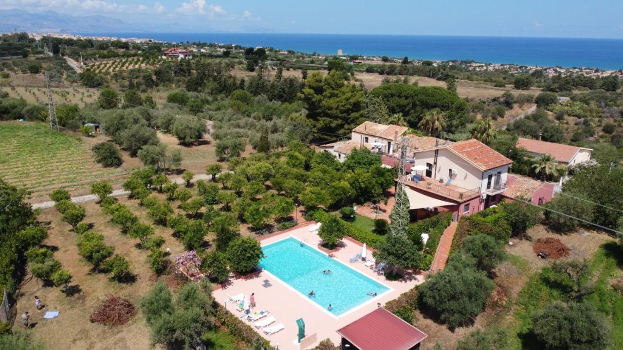 Il Casale Il Sole E La Margherita كامبوفيليتْشّي دي روتْشّي المظهر الخارجي الصورة